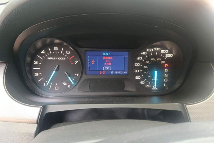 Used Ford Edge 2012 2.0T Elite Sunroof Edition Odometer Close Up