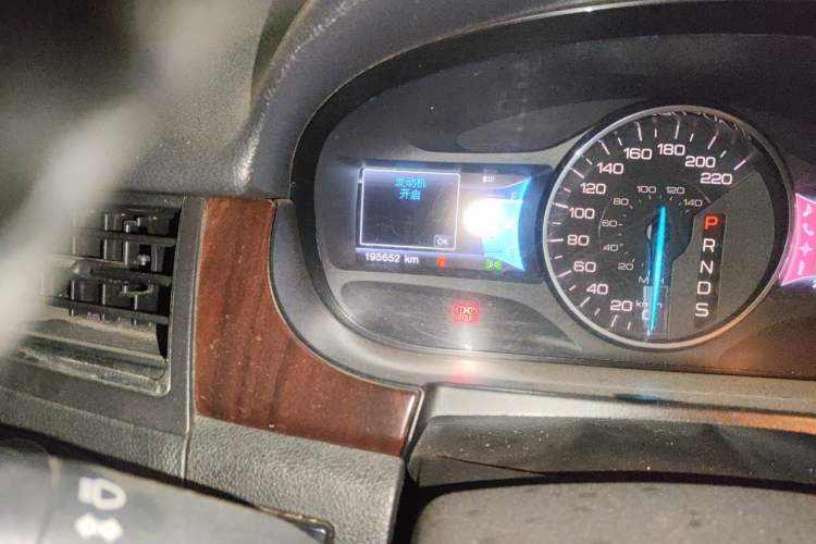 Used Ford Edge 2012 3.5L Zunrui Trim Odometer Close Up