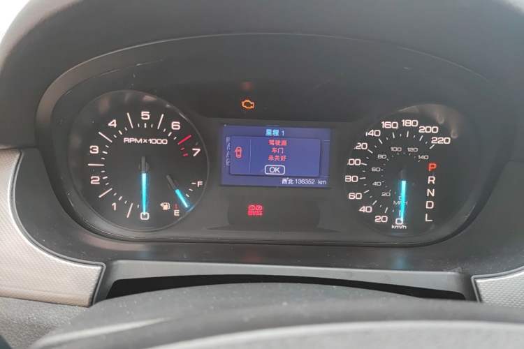 Used Ford Edge 2012 2.0T Elite Sunroof Edition Odometer Close Up