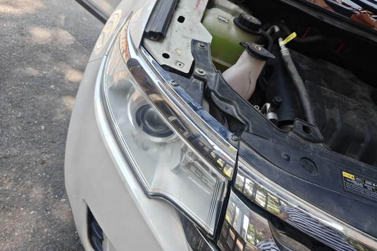 Used Ford Edge 2012 2.0T Elite Sunroof Edition Right Front Headlight