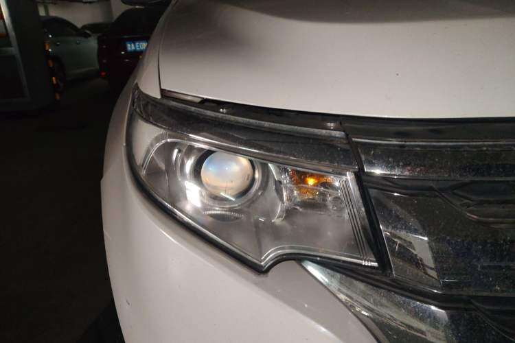 Used Ford Edge 2012 2.0T Elite Edition Right Front Headlight