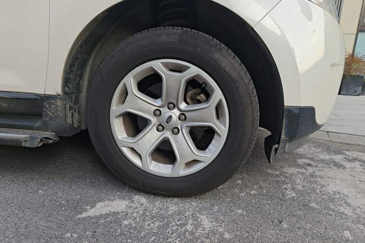 Used Ford Edge 2012 2.0T Elite Sunroof Edition Right Front Wheel Hub