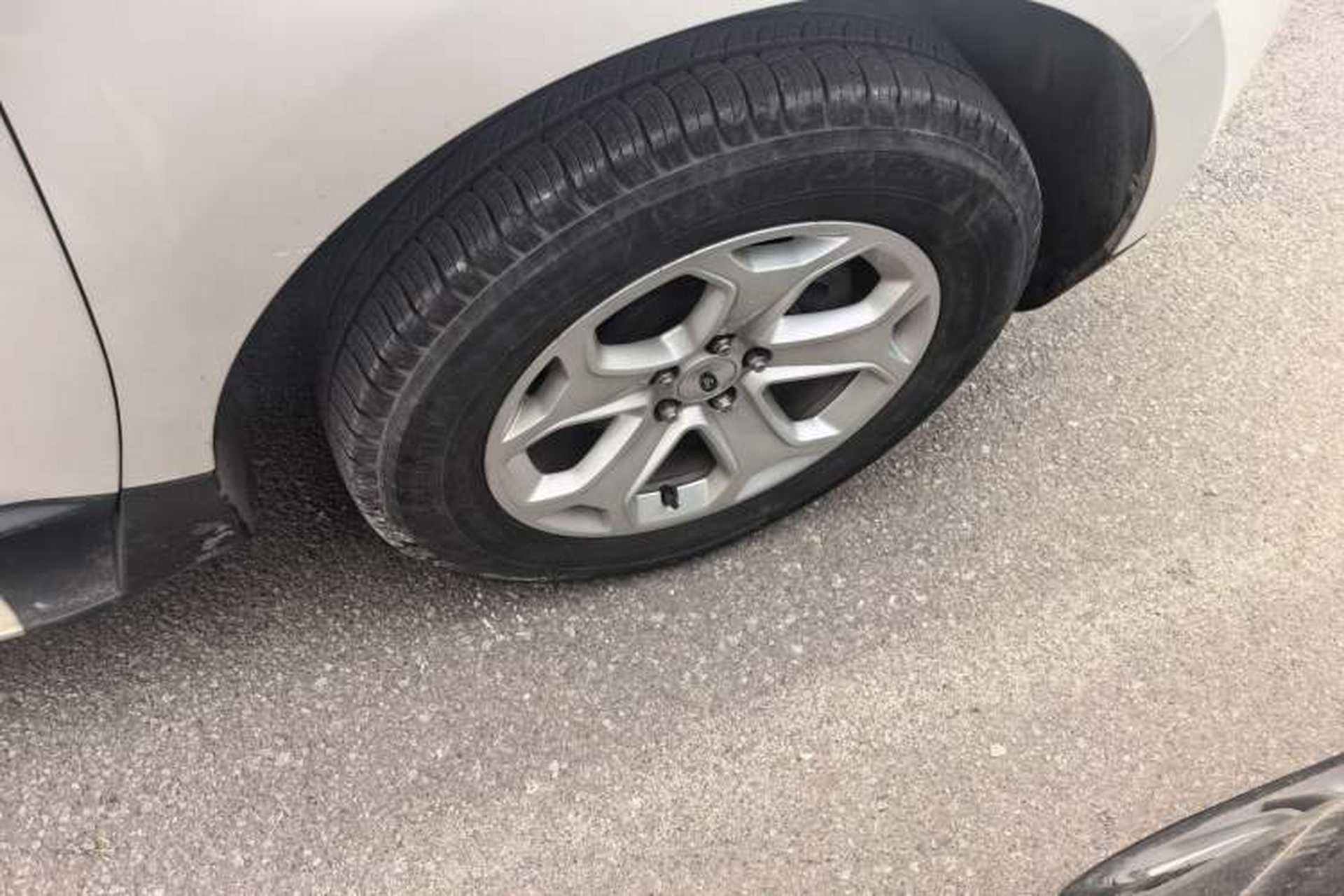 Used Ford Edge 2012 2.0T Elite Sunroof Edition Right Front Wheel Hub