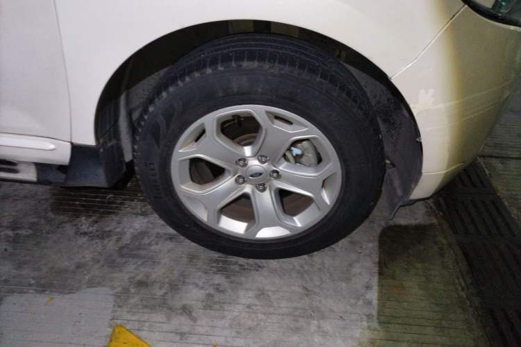 Used Ford Edge 2012 2.0T Elite Sunroof Edition Right Front Wheel Hub