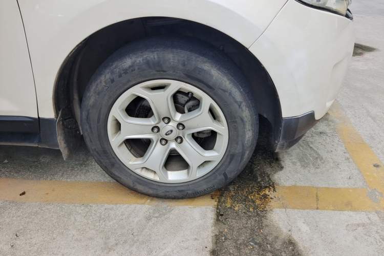 Used Ford Edge 2012 2.0T Elite Sunroof Edition Right Front Wheel Hub