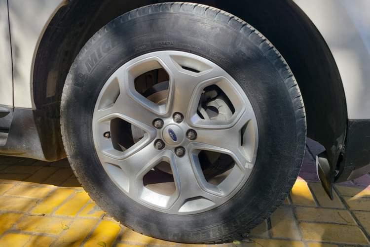 Used Ford Edge 2012 2.0T Elite Sunroof Edition Right Front Wheel Hub