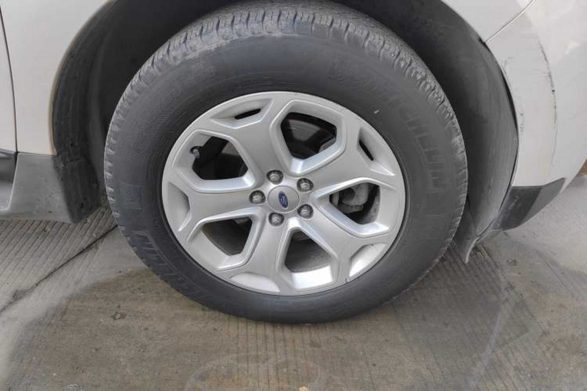 Used Ford Edge 2012 2.0T Elite Sunroof Edition Right Front Wheel Hub