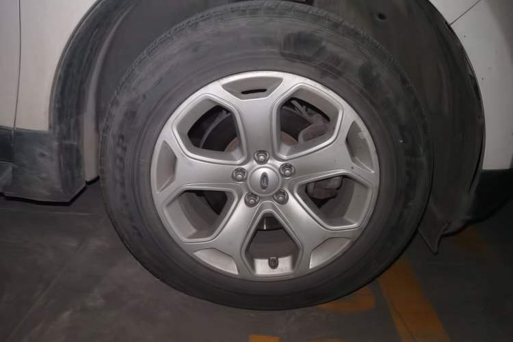 Used Ford Edge 2012 2.0T Elite Sunroof Edition Right Front Wheel Hub
