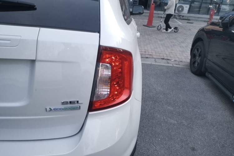 Used Ford Edge 2012 2.0T Elite Edition Right Rear Taillight