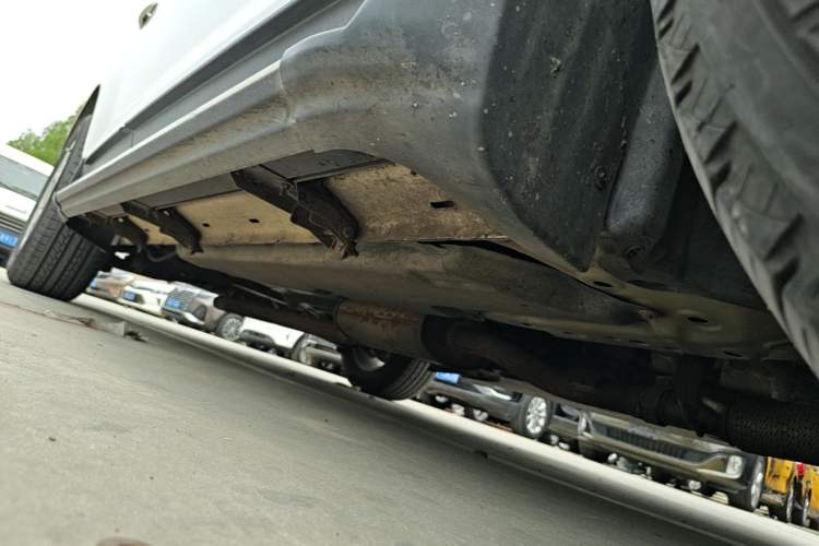 Used Ford Edge 2012 2.0T Elite Sunroof Edition Right Side Sill
