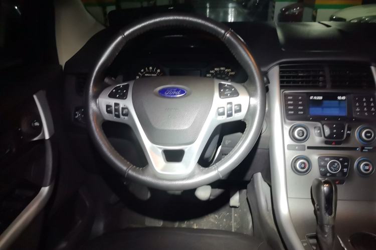 Used Ford Edge 2012 2.0T Elite Sunroof Edition Steering Wheel