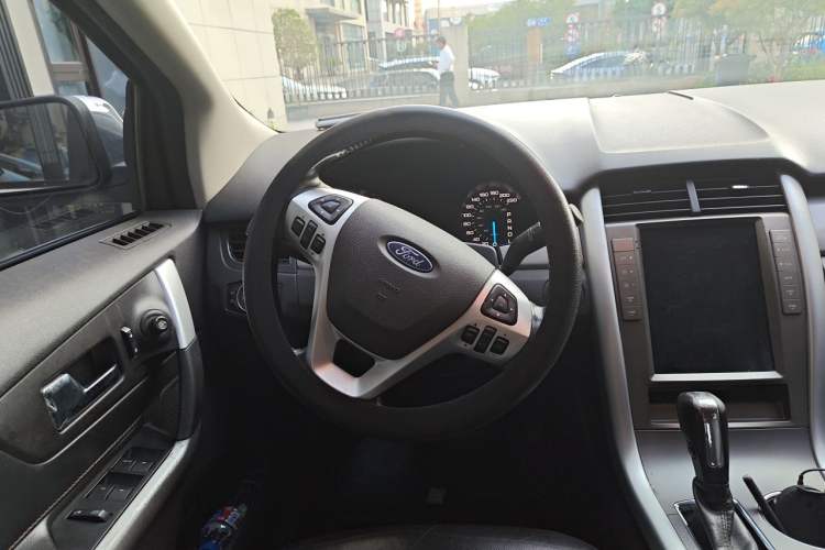 Used Ford Edge 2012 2.0T Elite Sunroof Edition Steering Wheel
