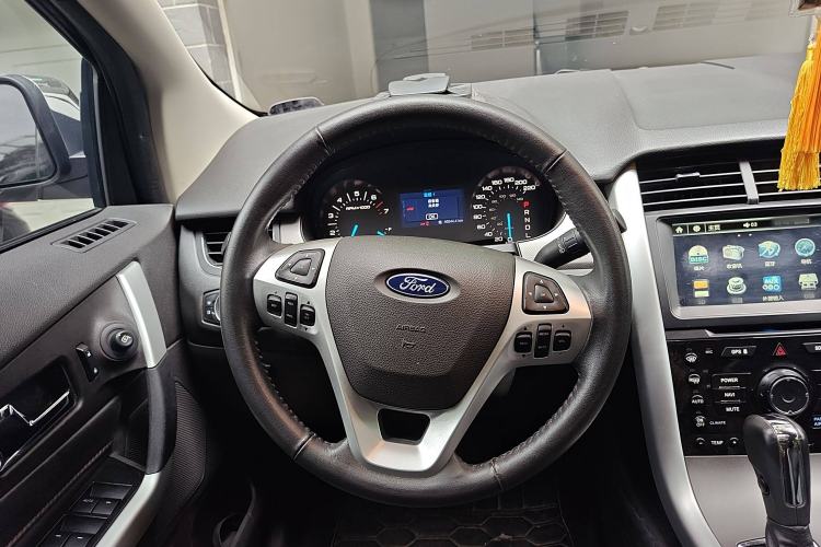 Used Ford Edge 2012 2.0T Elite Sunroof Edition Steering Wheel