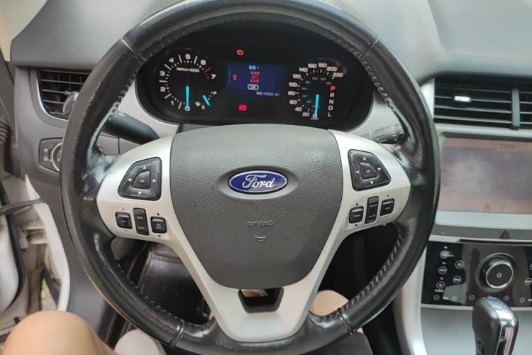 Used Ford Edge 2012 2.0T Elite Sunroof Edition Steering Wheel
