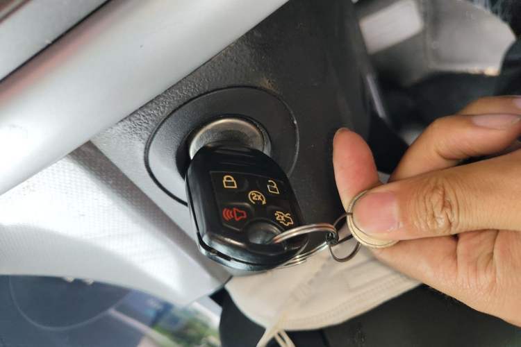 Used Ford Edge 2012 2.0T Elite Sunroof Edition Vehicle Key