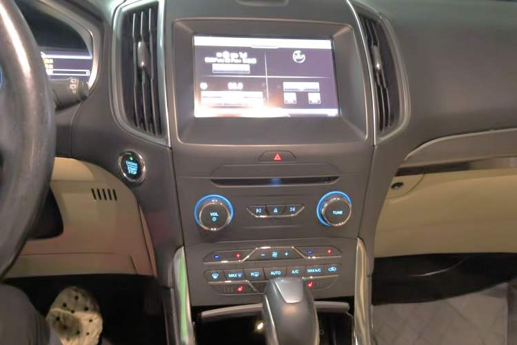 Used Ford Edge 2015 2.0T GTDi 4x4 High-Grade Model Audio And AC Panel