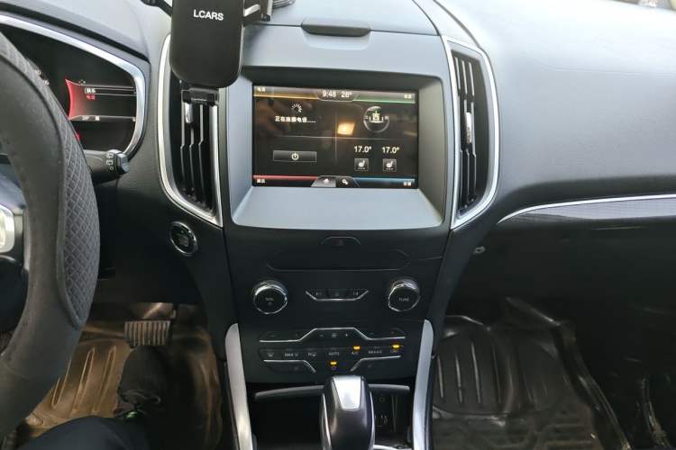Used Ford Edge 2015 2.0T GTDi Two-Wheel-Drive High-Line Version Audio And AC Panel