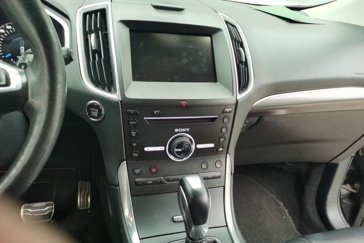 Used Ford Edge 2015 2.7T GTDi 4x4 Prestige 7-Seater Audio And AC Panel
