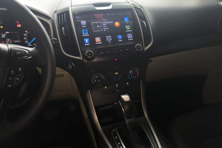 Used Ford Edge 2015 2.0T GTDi Two-Wheel-Drive Elite Edition Audio And AC Panel