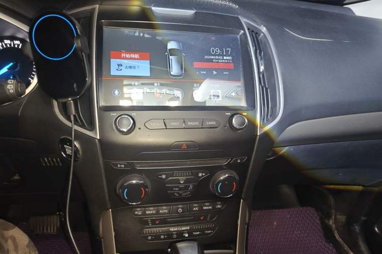 Used Ford Edge 2015 2.0T GTDi Two-Wheel-Drive Platinum Edition Audio And AC Panel