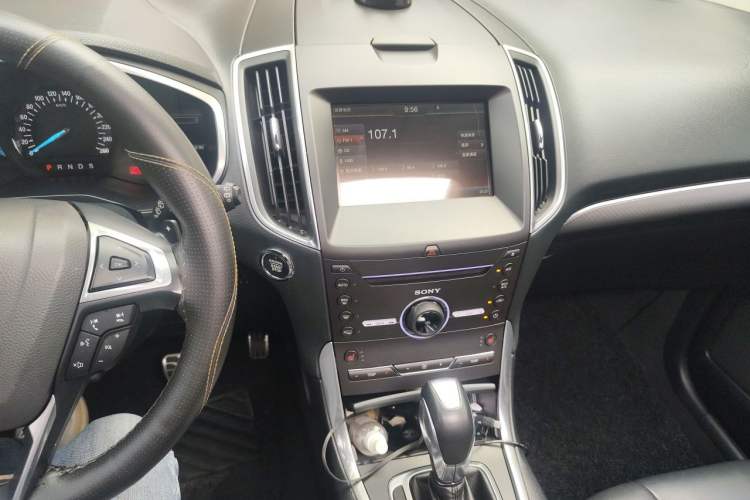 Used Ford Edge 2015 2.7T GTDi 4x4 Sporty 7-Seater Audio And AC Panel