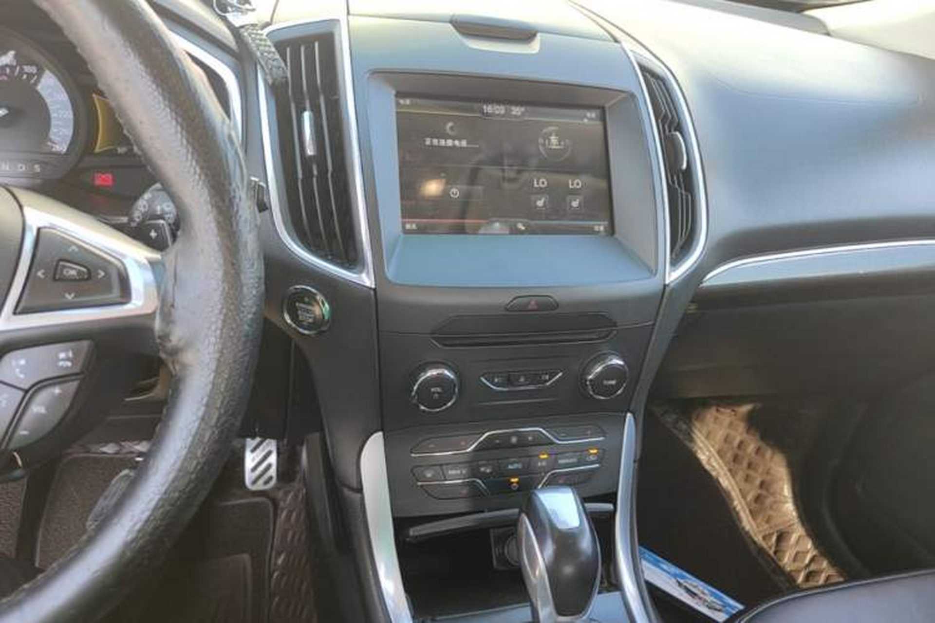 Used Ford Edge 2015 2.0T GTDi Two-Wheel-Drive High-Line Version Audio And AC Panel
