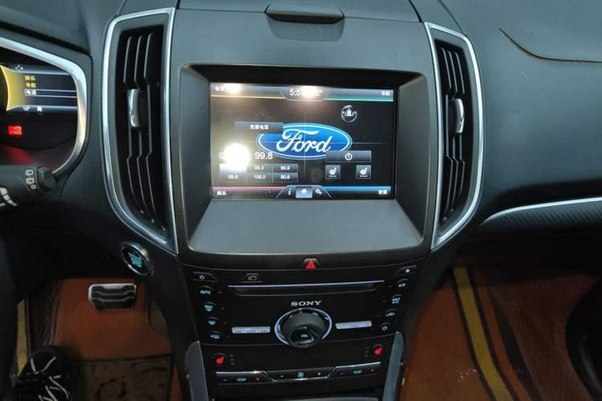 Used Ford Edge 2015 2.7T GTDi 4x4 Sporty 7-Seater Audio And AC Panel