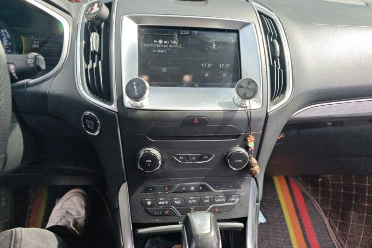 Used Ford Edge 2015 2.0T GTDi Two-Wheel-Drive High-Line Version Audio And AC Panel