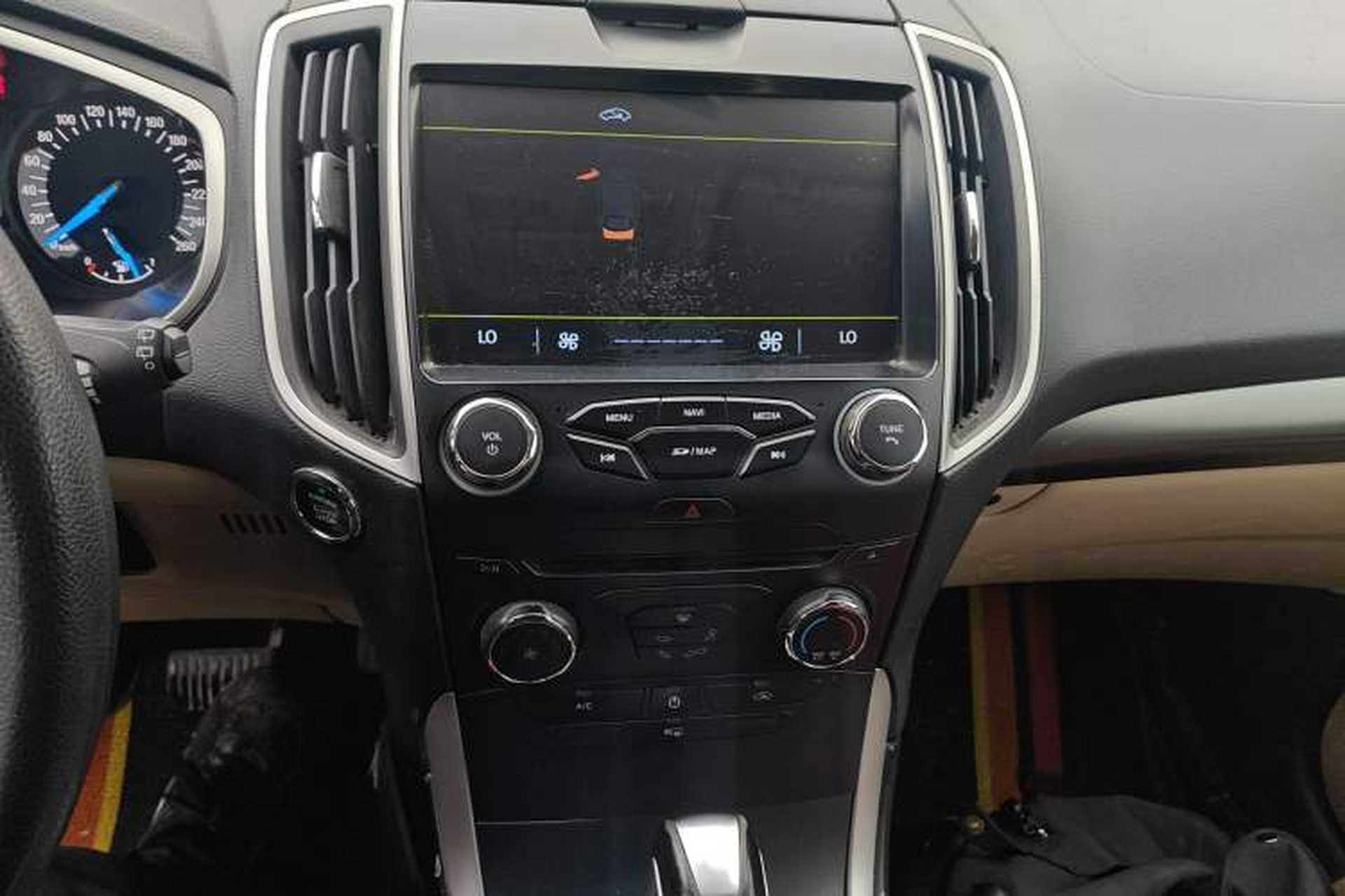 Used Ford Edge 2015 2.0T GTDi Two-Wheel-Drive Elite Edition Audio And AC Panel