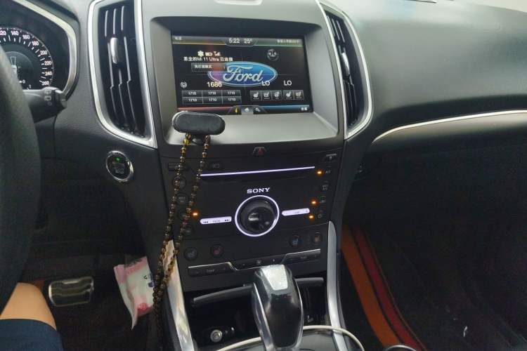 Used Ford Edge 2015 2.7T GTDi 4x4 Prestige 7-Seater Audio And AC Panel