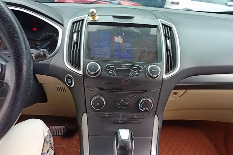 Used Ford Edge 2015 2.0T GTDi Two-Wheel-Drive Elite Edition Audio And AC Panel