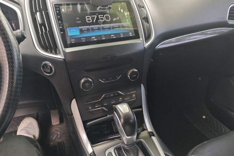Used Ford Edge 2015 2.0T GTDi 4x4 High-Grade Model Audio And AC Panel