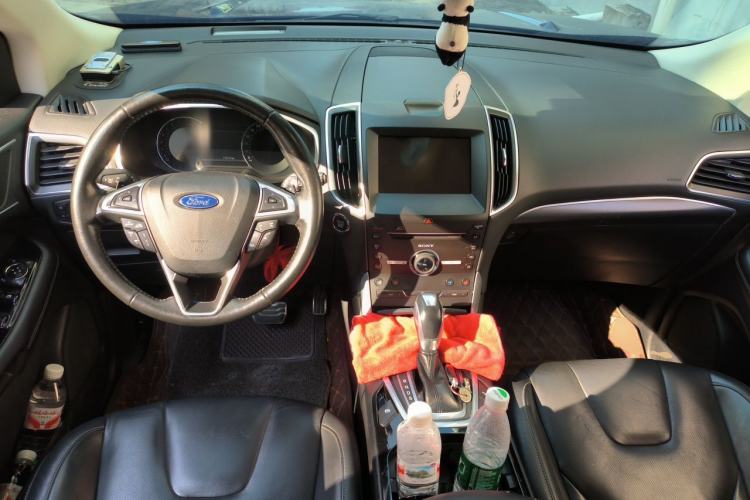 Used Ford Edge 2015 2.7T GTDi 4x4 Prestige 7-Seater Center Console