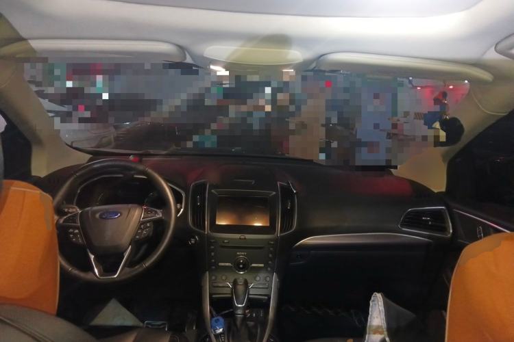 Used Ford Edge 2015 2.7T GTDi 4x4 Prestige 7-Seater Center Console