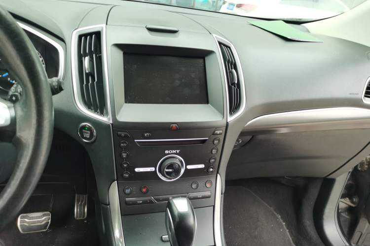 Used Ford Edge 2015 2.7T GTDi 4x4 Prestige 7-Seater Center Console