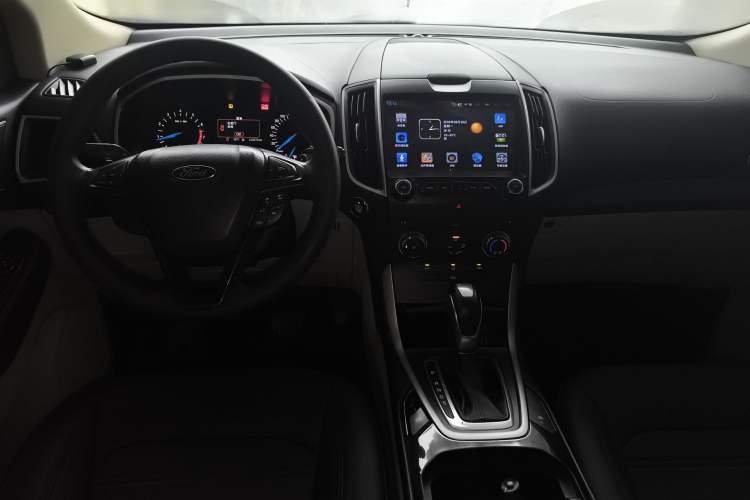 Used Ford Edge 2015 2.0T GTDi Two-Wheel-Drive Elite Edition Center Console