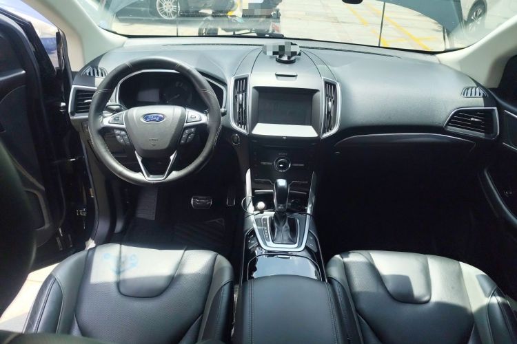 Used Ford Edge 2015 2.7T GTDi 4x4 Sporty 7-Seater Center Console