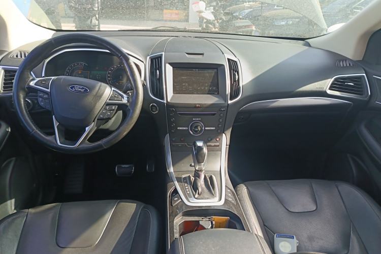 Used Ford Edge 2015 2.0T GTDi Four-Wheel Drive Prestige Model Center Console