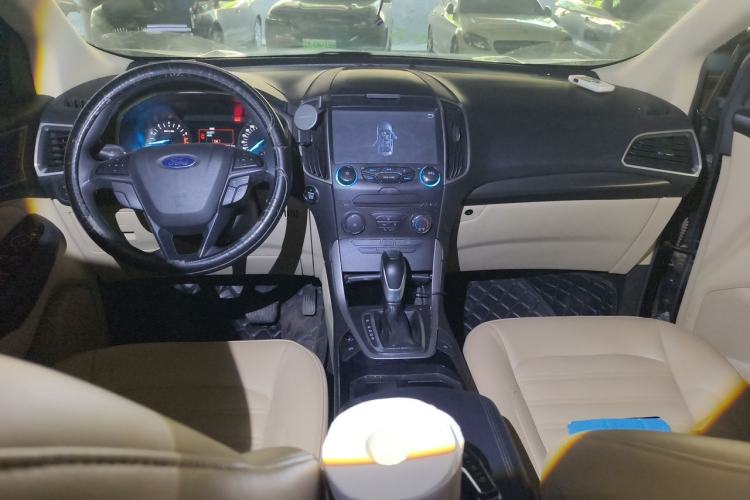 Used Ford Edge 2015 2.0T GTDi Two-Wheel-Drive Elite Edition Center Console