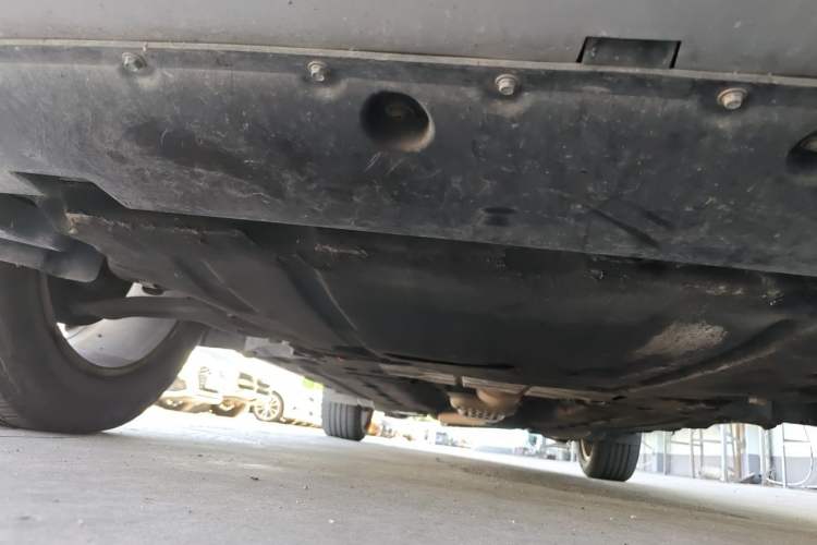 Used Ford Edge 2015 2.0T GTDi Two-Wheel-Drive High-Line Version Chassis Front