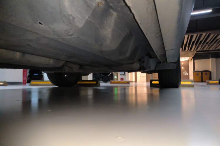 Used Ford Edge 2015 2.0T GTDi Two-Wheel-Drive High-Line Version Chassis Front Left