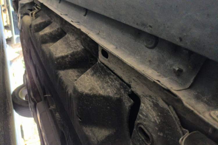 Used Ford Edge 2015 2.0T GTDi 4x4 High-Grade Model Chassis Front Right