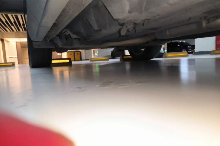 Used Ford Edge 2015 2.0T GTDi Two-Wheel-Drive High-Line Version Chassis Front Right