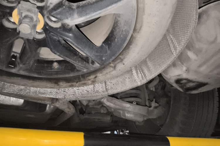 Used Ford Edge 2015 2.0T GTDi Two-Wheel-Drive High-Line Version Chassis Rear Right