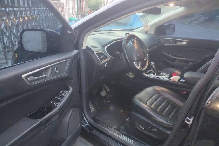 Used Ford Edge 2015 2.0T GTDi Two-Wheel-Drive Platinum Edition Driver Seat