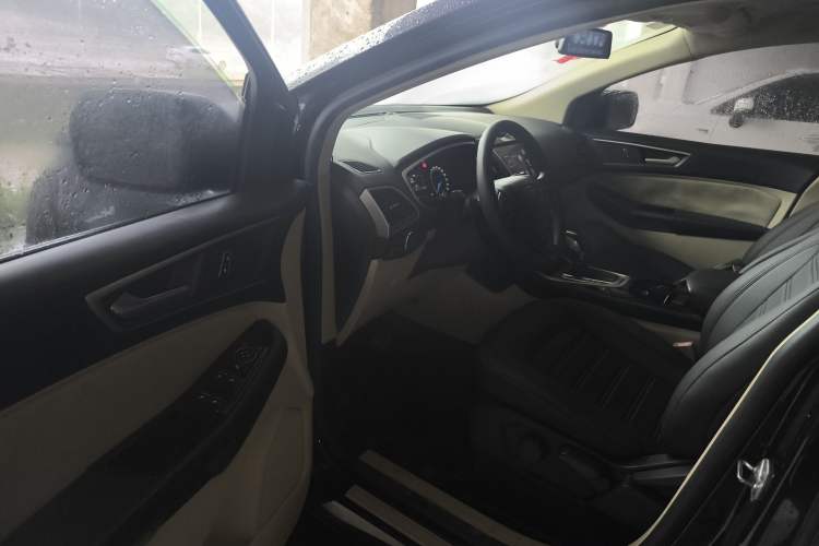 Used Ford Edge 2015 2.0T GTDi Two-Wheel-Drive Elite Edition Driver Seat