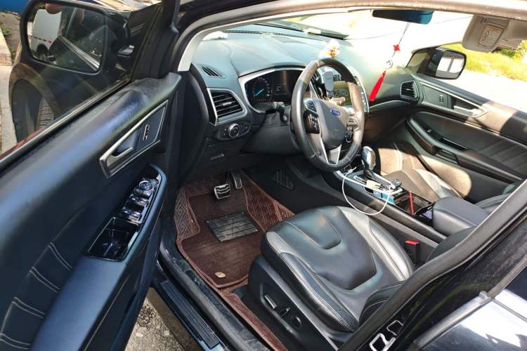 Used Ford Edge 2015 2.7T GTDi 4x4 Sporty 7-Seater Driver Seat
