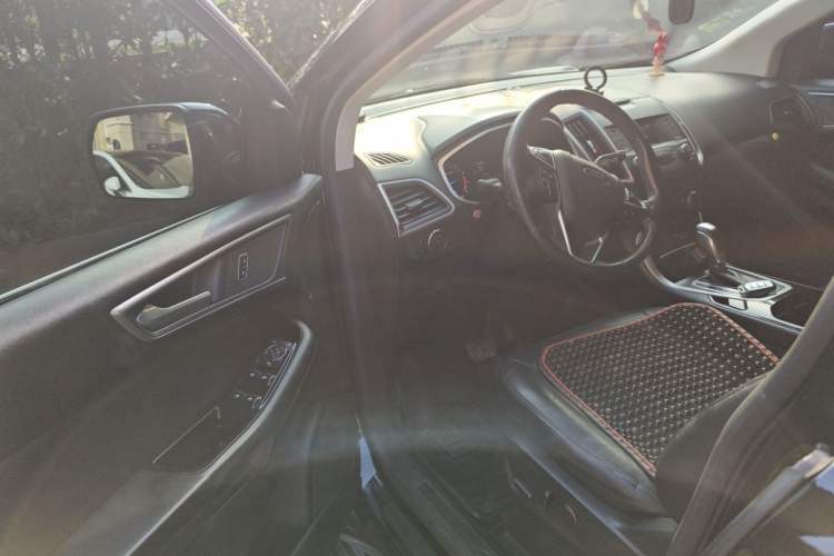 Used Ford Edge 2015 2.0T GTDi Two-Wheel-Drive Platinum Edition Driver Seat