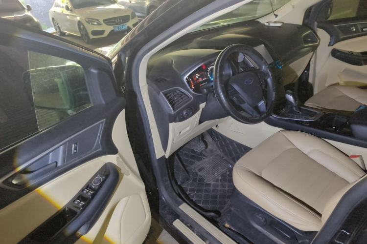 Used Ford Edge 2015 2.0T GTDi Two-Wheel-Drive Elite Edition Driver Seat