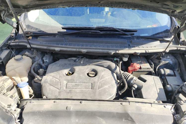 Used Ford Edge 2015 2.0T GTDi 4x4 High-Grade Model Engine Bay